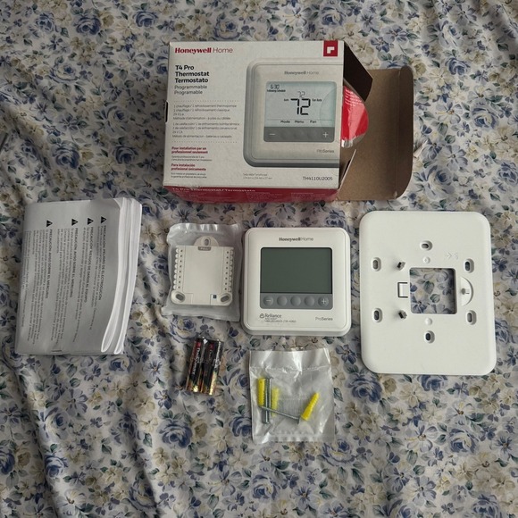 Honeywell Home T4 Pro Programmable Thermostat TH4110U2005. Open Box Unused. - Picture 4 of 4